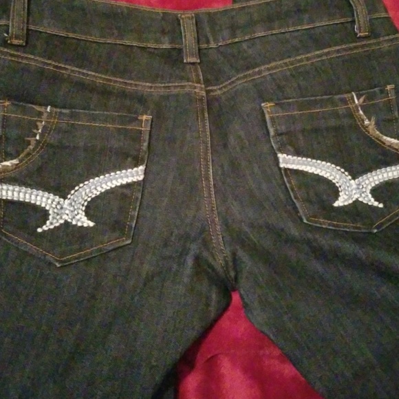 Farlow Jeans - Picture 4 of 6